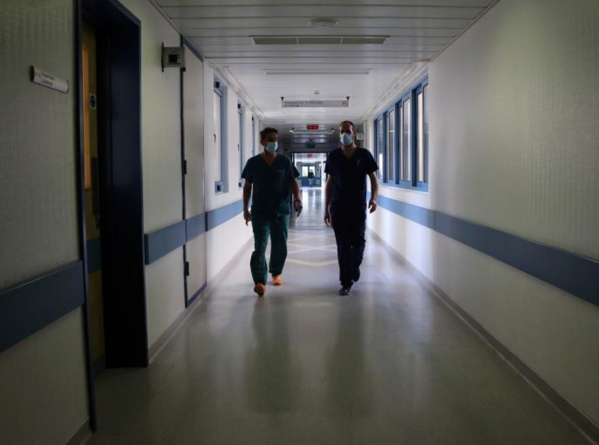 Ένας θάνατος και 705 νέα περιστατικά COVID-19 ανακοινώθηκαν σήμερα